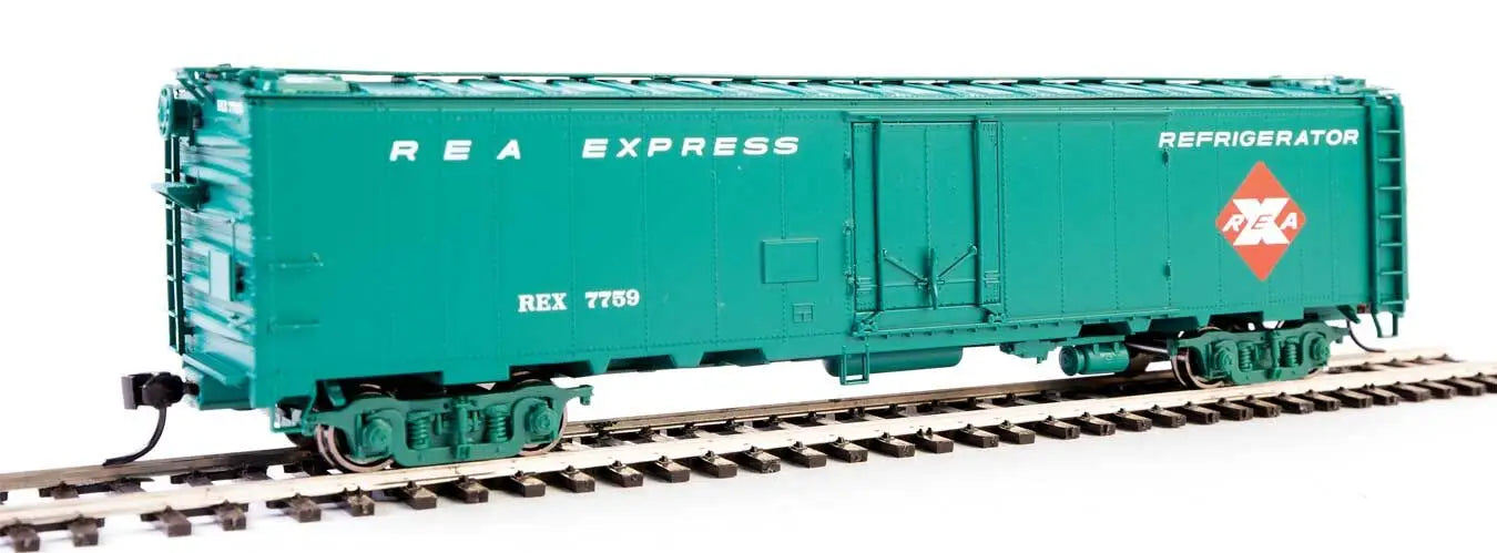 Walthers Proto 50' REA Riveted Steel Express Reefer, Part #17326 - Railway Express Agency #7898 (Light Green)