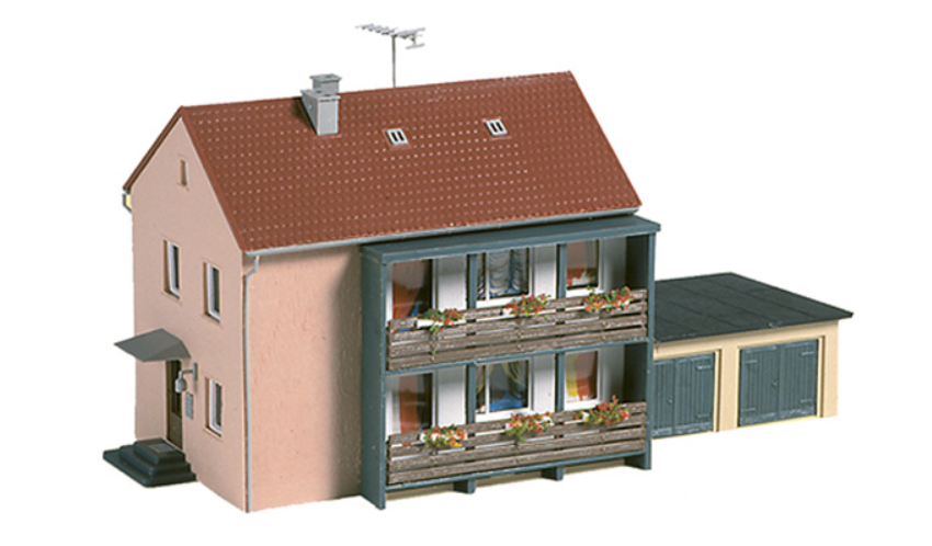 Auhagen 12236 Multi-family house