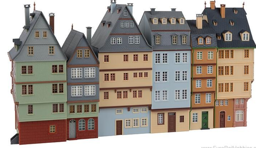 FALLER 190077 Romerberg East Row Promotional Set Town houses