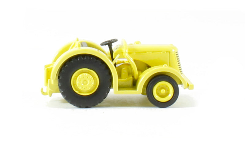 Oxford Diecast 76DBT004 David Brown Tractor in Yellow. 00 Gauge (1:76)