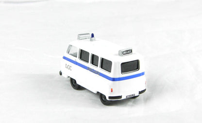Oxford Diecast 76JM004 Morris J2 Ambulance in "London Ambulance" livery. OO Gauge (1:76 Scale)