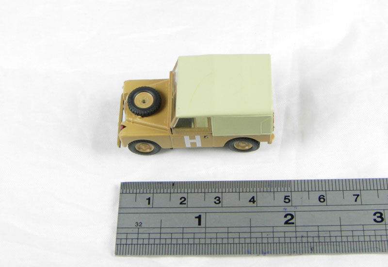 Oxford Diecast 76LAN188002 Land Rover Series 1 88" Canvas Top in "Sand / Military" livery. OO Gauge (1:76 Scale)