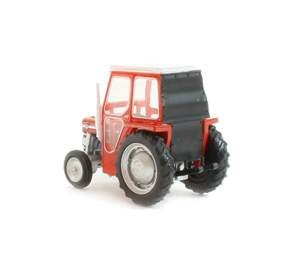 Oxford Diecast 76MF001 Massey Ferguson 135 in Red. OO Gauge (1:76 Scale)