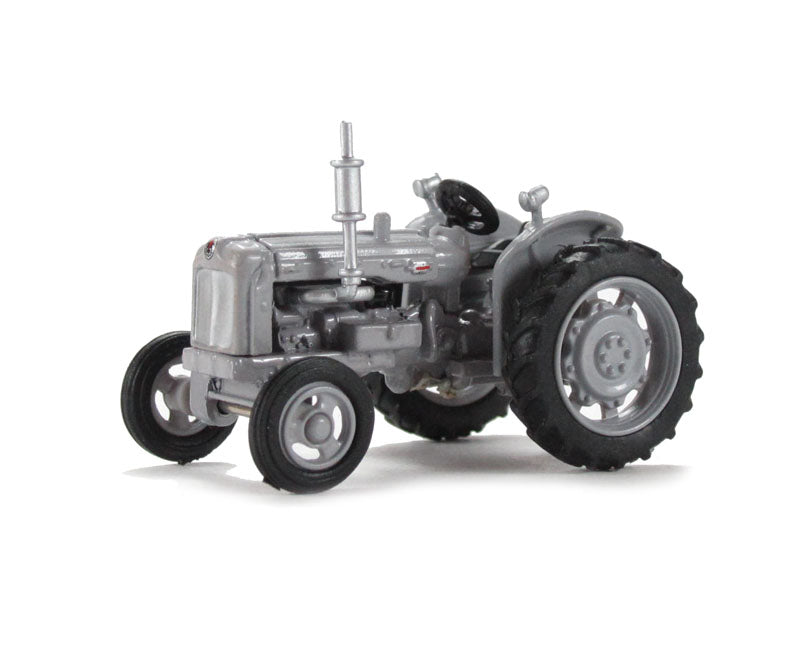 Oxford Diecast 76SET10A Fordson Tractor triple set in Blue, Yellow &amp; Grey variants OO Gauge (1:76 Scale).