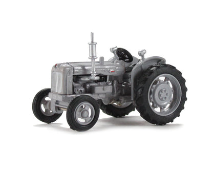 Oxford Diecast 76SET10A Fordson Tractor triple set in Blue, Yellow &amp; Grey variants OO Gauge (1:76 Scale).