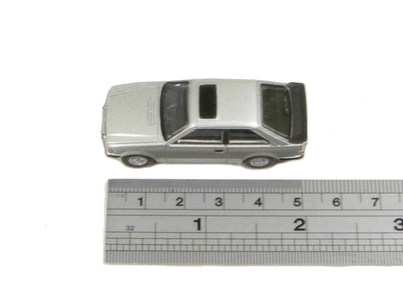 Oxford Diecast 76XR001 Ford Escort XR3i Strato Silver OO Gauge (1:76 Scale)