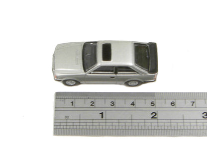 Oxford Diecast 76XR001 Ford Escort XR3i Strato Silver OO Gauge (1:76 Scale)