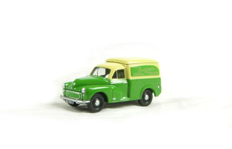 Pocketbond "Classix" EM76647 Morris Minor Van "Southdown Motor Services". OO Gauge (1:76 Scale)