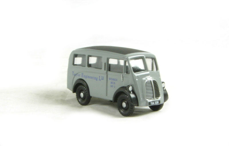Pocketbond "Classix" EM76650 Morris J Estate Works Bus "Taylor Engineering Ltd.". OO Gauge (1:76 Scale)
