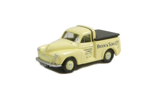 Pocketbond "Classix" EM76652 Morris Minor Pick-Up Brook & Sons Agricultural Engineers. OO Gauge (1:76 Scale)
