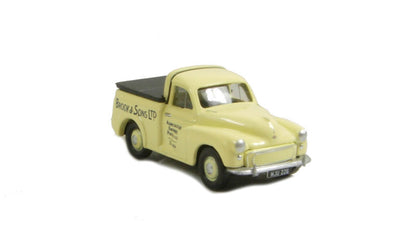 Pocketbond "Classix" EM76652 Morris Minor Pick-Up Brook & Sons Agricultural Engineers. OO Gauge (1:76 Scale)