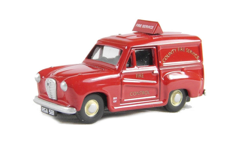Pocketbond "Classix" EM76662 Austin A30 Van "County Fire Service". OO Gauge (1:76 Scale)