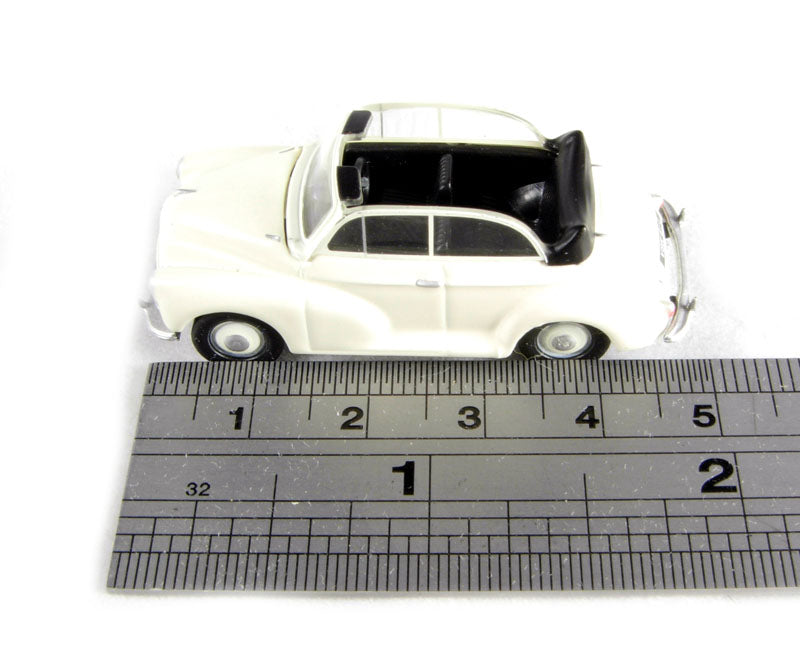 Pocketbond "Classix" EM76823 Morris Minor Convertible with top down in Cream. OO Gauge (1:76 Scale)