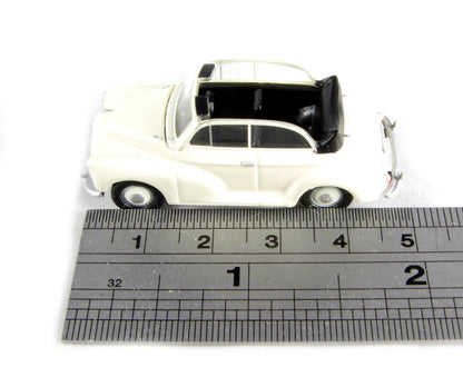 Pocketbond "Classix" EM76823 Morris Minor Convertible with top down in Cream. OO Gauge (1:76 Scale)