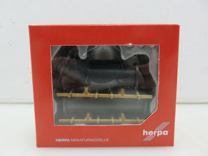 Herpa H-053624 Pipe Load on Pallet H0 Gauge (1:87 Scale)