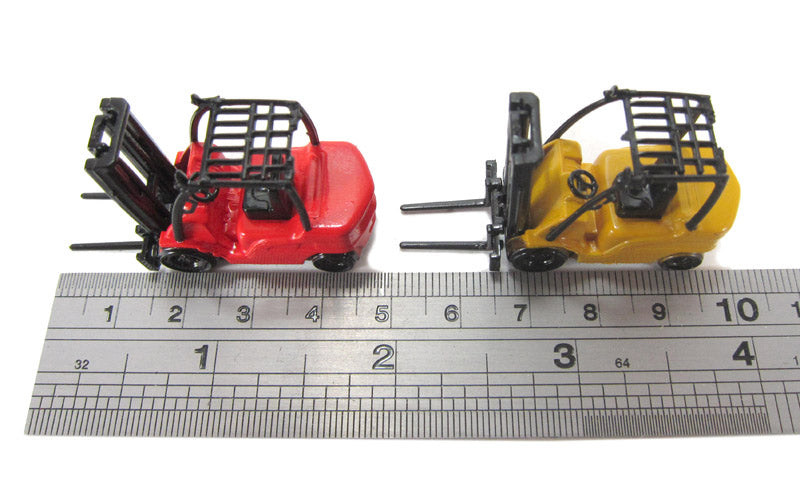 Base Toys L14 Fork Lift Truck with Safety Cage Twin Pack 1 Red &amp; 1 Yellow 00 Gauge (1:76 Scale)
