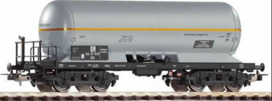 Piko 54532 German Tank Car ZZd54-17-51 of the DR